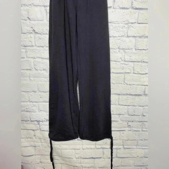 Pretty little thing Shape Navy Blue Baggy Low Rise Joggers - Picture 4 of 7